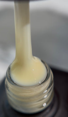 BANANA MILKSHAKE