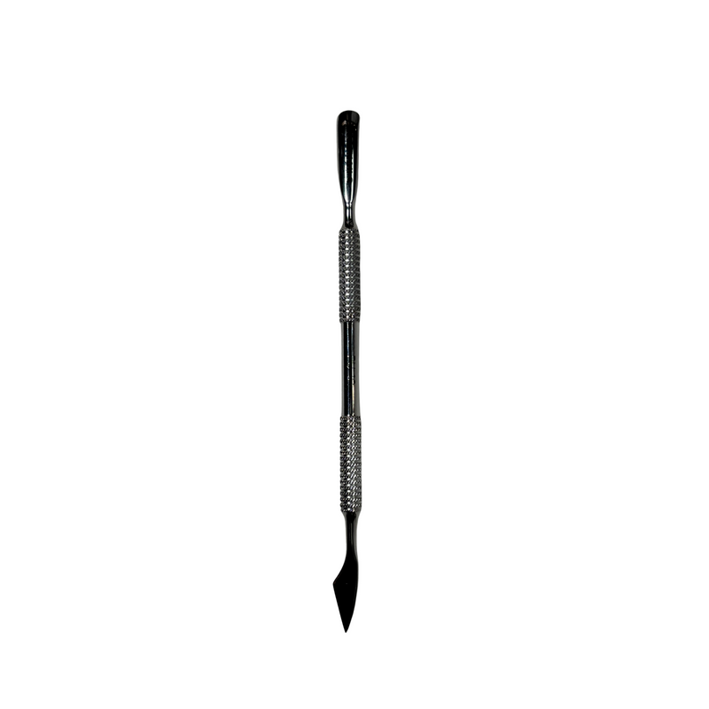 Unser hochwertiger Pusher für Maniküre ist das perfekte Werkzeug für präzises Arbeiten im Nagelstudio. Mit seiner ergonomischen Form und doppelseitigen Funktion ermöglicht er das sanfte Zurückschieben der Nagelhaut sowie das gründliche Reinigen der Nagelplatte. Aus rostfreiem Edelstahl gefertigt, ist er langlebig, leicht zu reinigen und steril zu halten. Ein Must-Have für professionelle Ergebnisse und zufriedene Kunden!